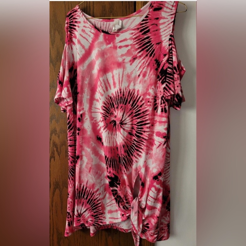 Lovely J Cold Shoulder Top